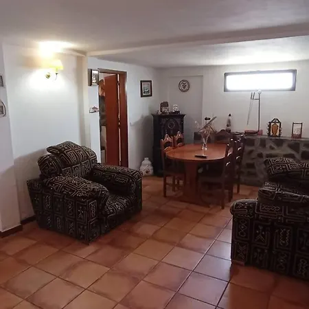Airport View Studio Apartment